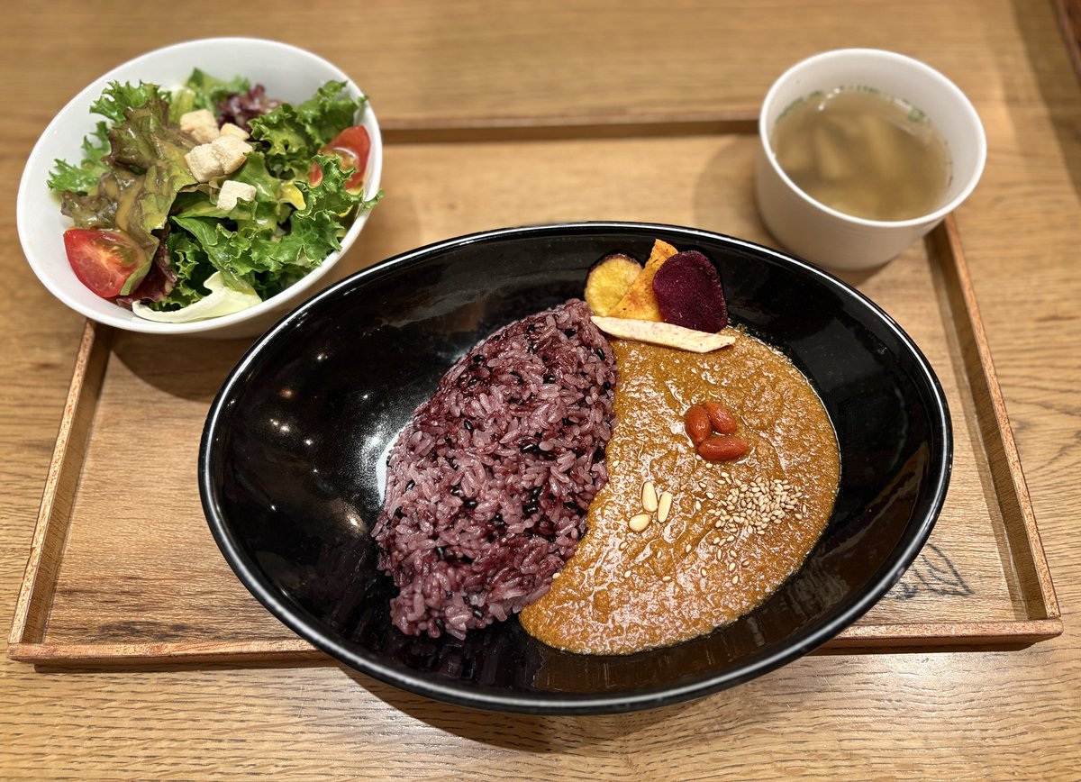 relaxo_ronflex's tweet photo. 初めて柴田町まで来た気がする。ibis cafeってとこの薬膳カレーと、ブリュレクレープ（アイス）。美味しかったし楽しかったー https://t.co/Gfh4jVAmPO