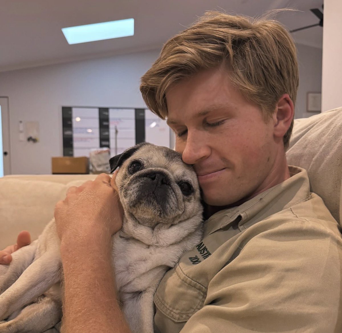 RobertIrwin's tweet photo. Home with my girl! https://t.co/B2uE2C0uNL