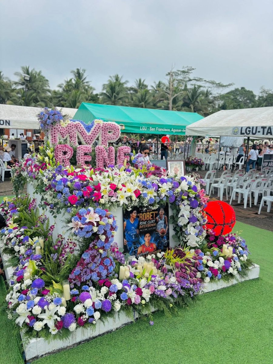 VPangilan's tweet photo. The Baterbonia family officially opened the tomb of AgSurnon sports icon Rene Clert “Bobet” Baterbonia on his 40th-day commemoration.

Forever remembered. 🤍🕊️

#AtongTalacogonAtongHigugmaon https://t.co/MJhGRgXS4U
