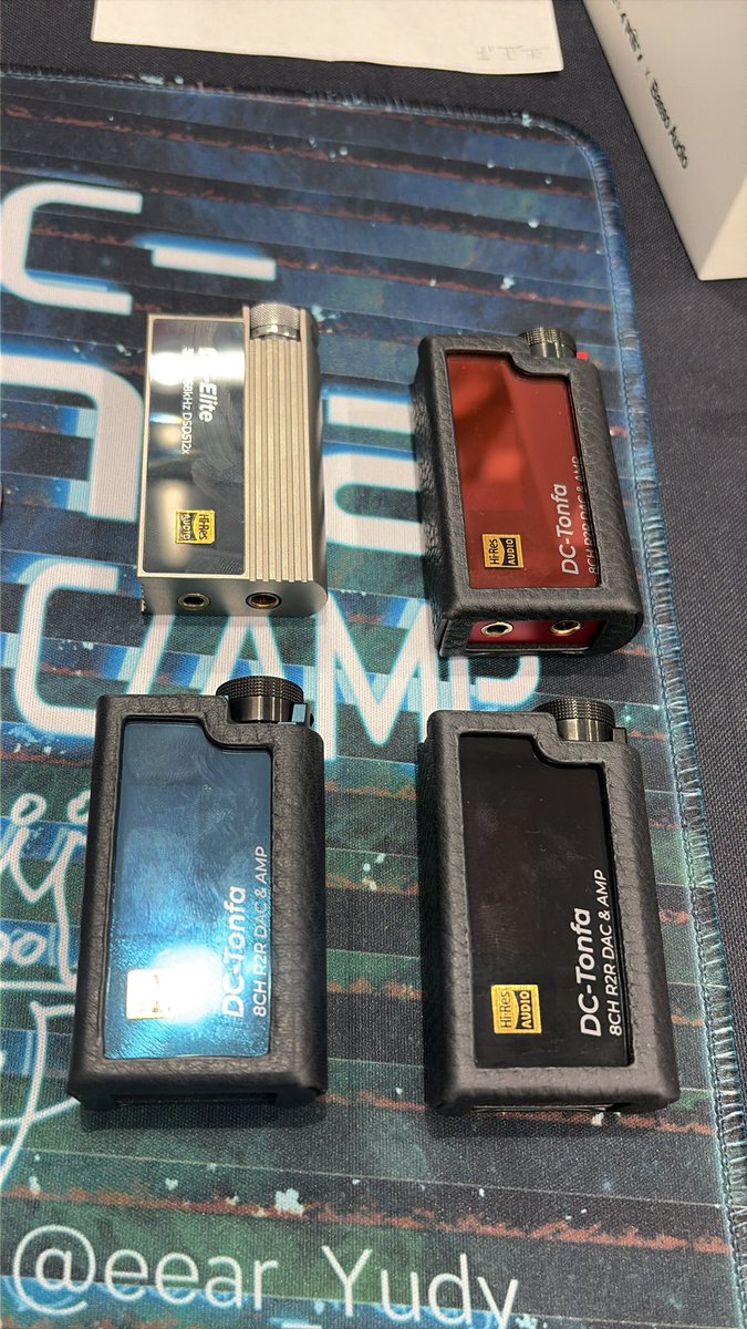 Chrono_core16's tweet photo. 音ももちろんイイけど、色展開もイイ！

自分的には黒が好み。
#コラボDAC https://t.co/WtgV8yegwz