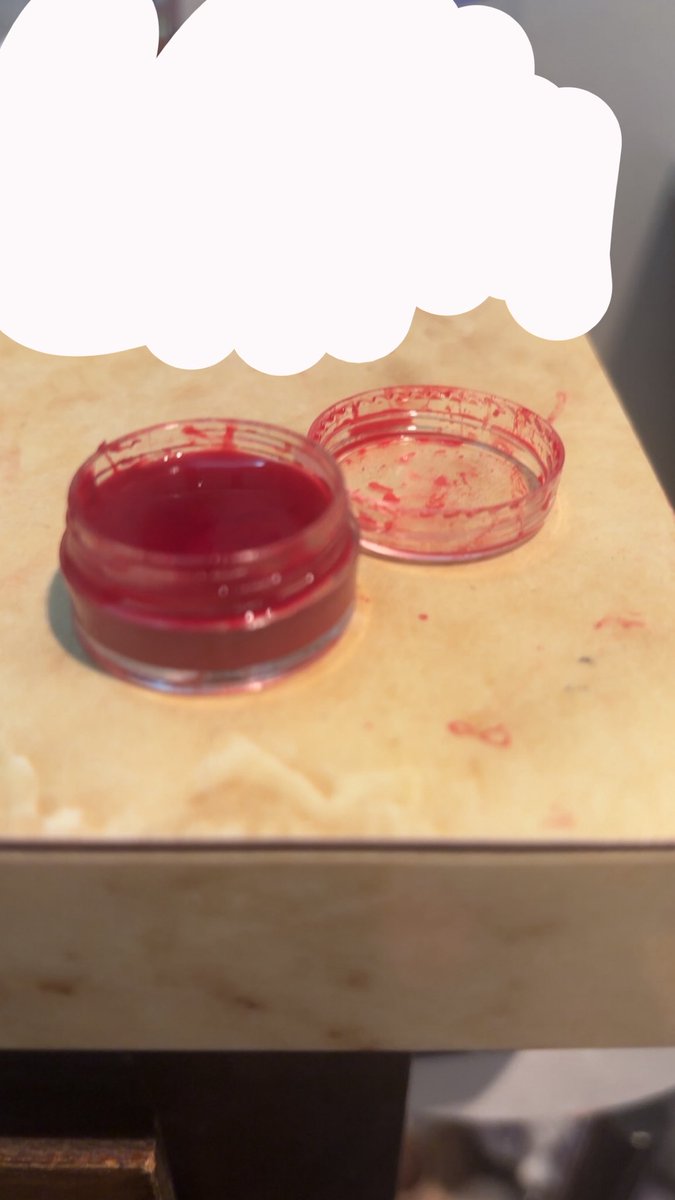 xhakushota's tweet photo. started collecting blood mid sesh ! #slittwt #shtwt https://t.co/5wvbwYeVou