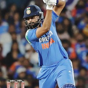SquadSadda32936's tweet photo. #SHREYASIYER scores on this ENGLAND TOUR so far. He has tackeled the English conditions very well #ENGVSIND 
68 ( 47 ) 
37 ( 22 ) 
5 ( 4 ) 
80* ( 49 ) 
28 ( 16 ) 
35 ( 53 ) - 1ST ODI
66 ( 71 ) - 2ND ODI https://t.co/QLWXg17eI6