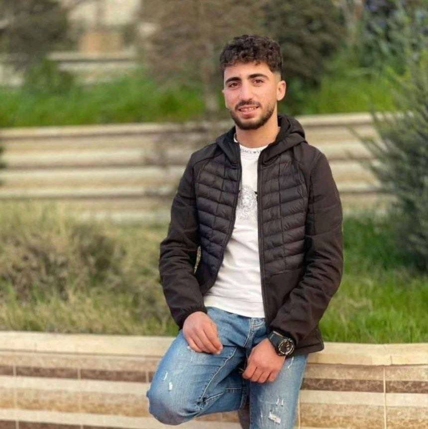 warfareanalysis's tweet photo. ⚡️West Bank sources:

17-year-old Palestinian child Fadi Hamadallah Al-Naasan died this morning after succumbing to wounds he sustained several days ago during Jewish settler attacks on Palestinian residents of Al-Mughayyir, east of Ramallah. https://t.co/julfC5dPq5
