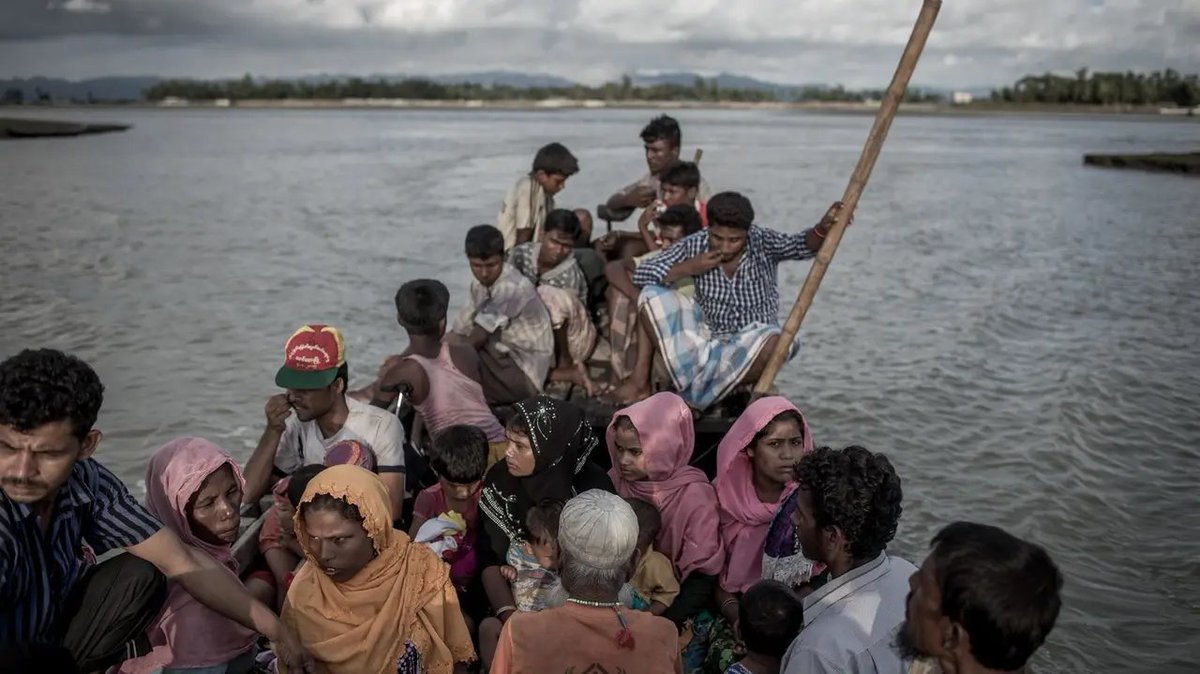 YOUR_INFOBOX's tweet photo. More than 500 Rohingya refugees are feared dead after two overcrowded boats reportedly sank off the coast of Myanmar.

The vessels, carrying people fleeing war, persecution and desperate conditions, disappeared during dangerous sea crossings toward safety. https://t.co/oIy7dKDNBH