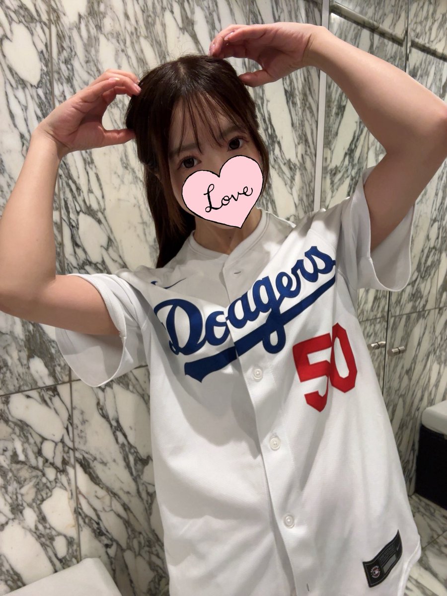 koko70204's tweet photo. 今日はムーキーの守備もかっこよくて
マックスも💙
すきな選手の活躍嬉しい⚾️

あまりないから楽しみにしてたヤンキース戦。
敵でもジャッジは打者1番の選手だと思うし人格も全て好きです☺︎
はやくジャッジが復帰しますように⚾️

そしてここなはブーン監督が好きです😊 https://t.co/KdKDbDpeL3
