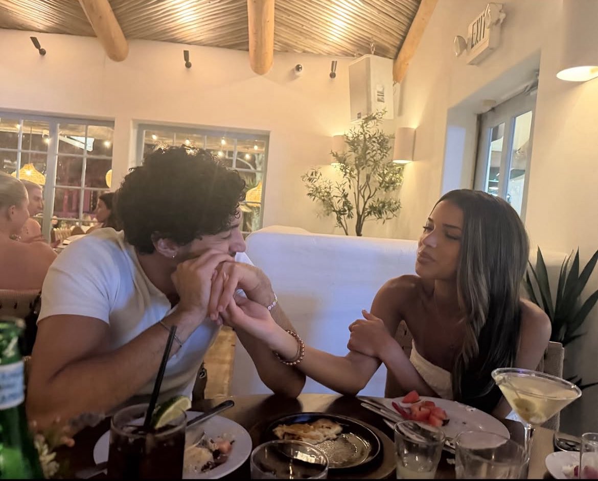 ZaydaCrave's tweet photo. zach &amp; kayda photographed by melanie 🥹 https://t.co/l99fW2mGK3