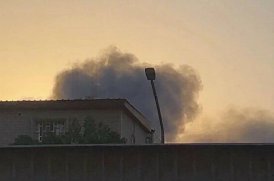 GlobalWarEye's tweet photo. BREAKING: Iran's IRGC has launched a new wave of strikes on Ali Al-Salem Air Base and Camp Arifjan in Kuwait, targeting radar systems, UAV shelters, weapons facilities, and troop positions. Air raid alerts are active across Kuwait as explosions and interceptions are reported. https://t.co/47HxIaR3ad