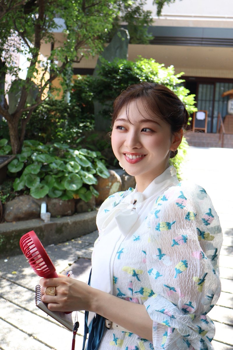 suzy_staff's tweet photo. ／
本日、よる6:30からテレビ東京で放送の
『三ツ星☆MAP』に出演いたします！
＼

観光MAPに載ってないところを探して、熱海から伊豆高原をたくさん歩きました🗺️☀️

是非ご覧ください👀

#富田鈴花 #三ツ星MAP https://t.co/qvKzidYWrs