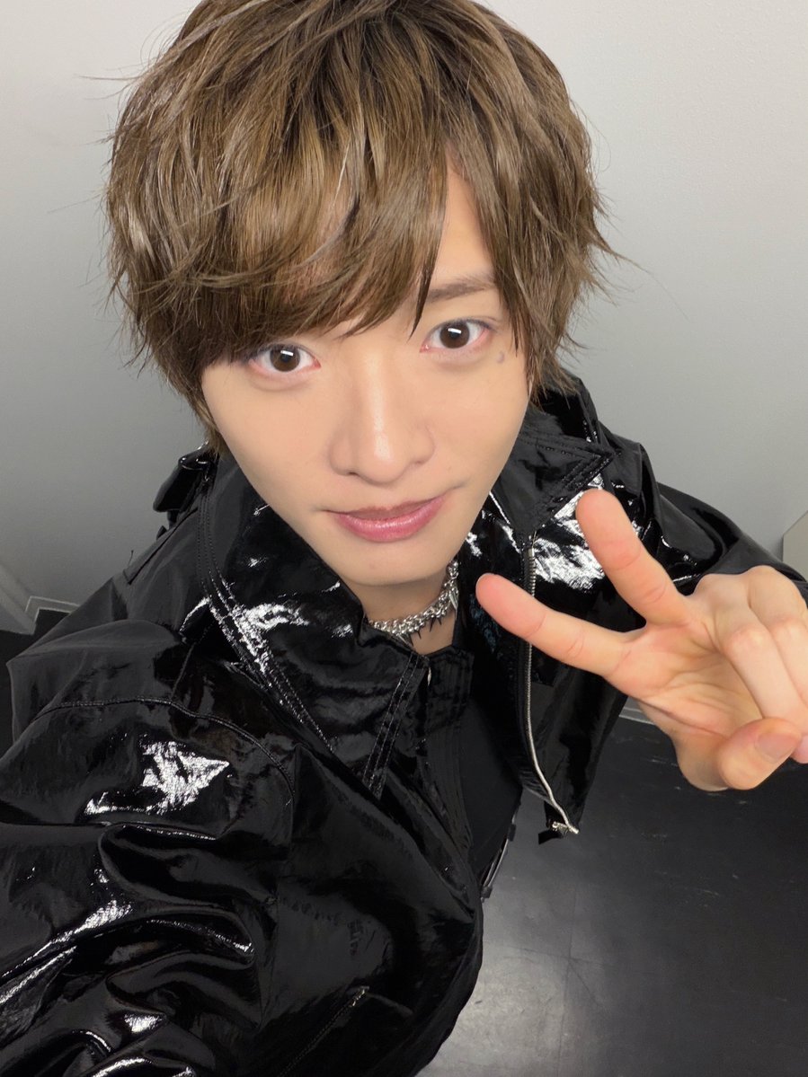 _7mp_official_'s tweet photo. ◥◣ #GAMMAの日 ◢◤

音楽の日ありがとうございました！
TBSの外でのパフォーマンス、
ずっとやってみたかったやつー！
みてくれたPINKY.ありがと！！！

佐藤新 / Arata Sato

5th Single「INVADER」
🔗https://t.co/GMg8cavbs6

@TBS_ONGAKUNOHI
#音楽の日 #こえるきこえる音楽の日
#INVADER_IMP.🤟