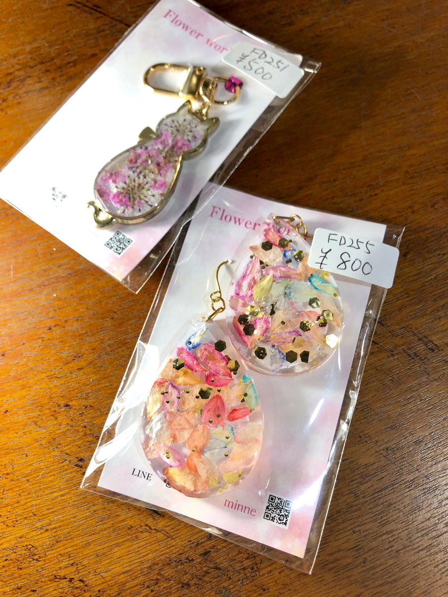 hinatan4442's tweet photo. Flowerworldさん@8787world が
新作を納品してくれました‼️
╰(*´︶`*)╯♡

Flower Worldさんの新作です✨

シチューライスパンダキーホルダー
カレーライスパンダキーホルダー
おにぎりパンダイヤリング
フラワーヘアクリップ
ねこ花火ヘアゴム
アンブレラマーカー(りんご、3色ゼリー)

箱番号📦S58   1号店

ハンドメイドギャラリー
日向箱
https://t.co/54LwnUvoZS
#Flowerworld #日向箱 #上板橋
