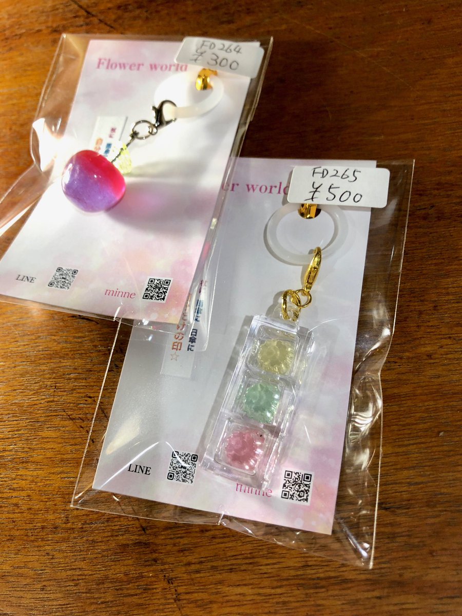 hinatan4442's tweet photo. Flowerworldさん@8787world が
新作を納品してくれました‼️
╰(*´︶`*)╯♡

Flower Worldさんの新作です✨

シチューライスパンダキーホルダー
カレーライスパンダキーホルダー
おにぎりパンダイヤリング
フラワーヘアクリップ
ねこ花火ヘアゴム
アンブレラマーカー(りんご、3色ゼリー)

箱番号📦S58   1号店

ハンドメイドギャラリー
日向箱
https://t.co/54LwnUvoZS
#Flowerworld #日向箱 #上板橋