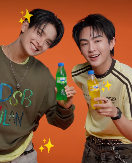 puppapxiion's tweet photo. อร้าย เป็นที่ต้องการของตลาดพี่แฟนต้ามาตลอด เหมาครับเฮียยยย 🧡🧡🧡

#KHUNPOL #HEARTchuthiwat 
#fantaxbus #fanta10บาทคับเฮีย https://t.co/uHvWOCNP1T