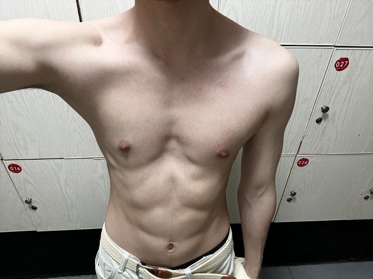 Findwind7's tweet photo. 本人臀控#腹肌 #薄肌 https://t.co/e2X7V180MB