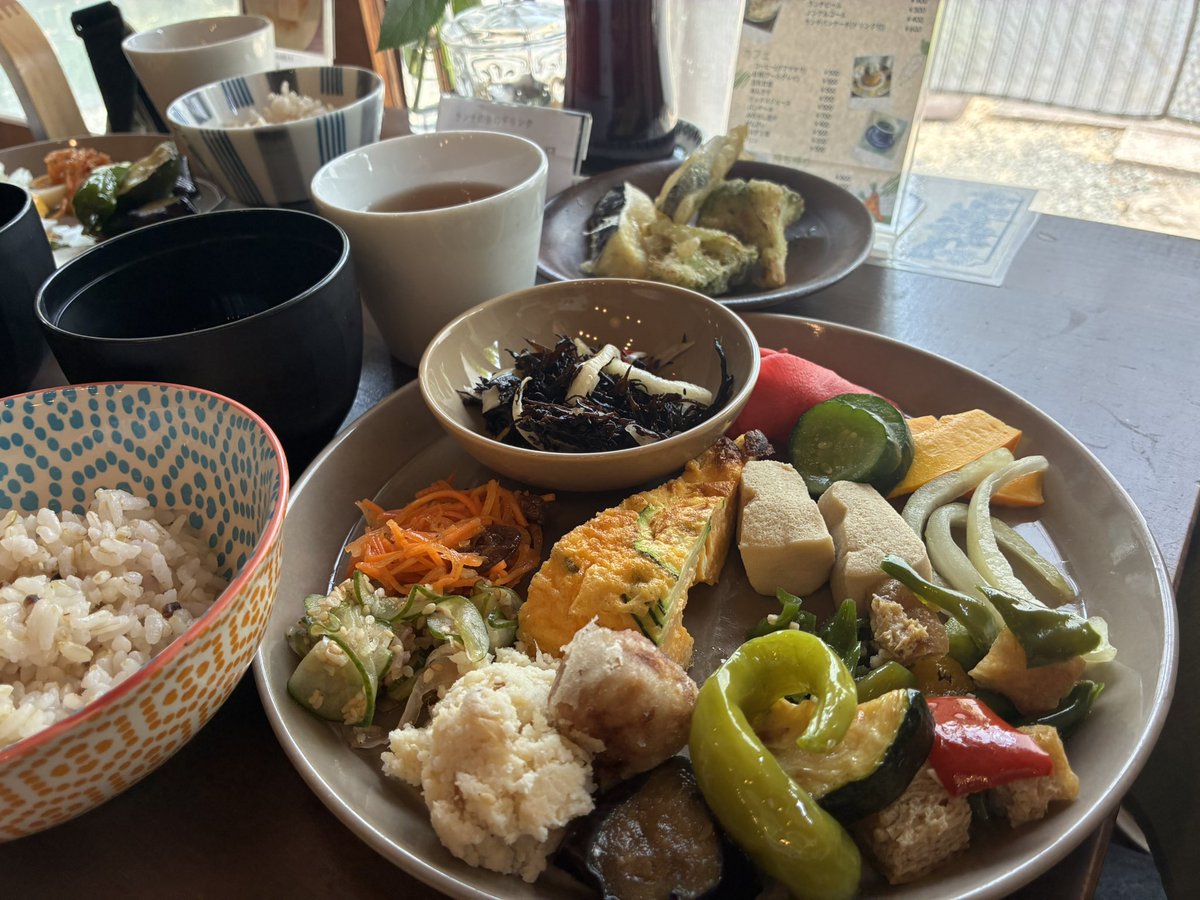 pan22924529's tweet photo. お友達と久しぶりにランチ☺️

おばんざいビュッフェ
お野菜がとっても美味しい😋

#ランチ　#おばんざい　#野菜たっぷり
#くらしき茶房桜花 https://t.co/bU1nVgsyPE