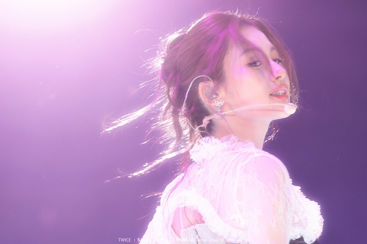 SaShine_SANA's tweet photo. 260712 <THIS IS FOR> FINALE IN SEOUL D3

👸

#트와이스 #사나 #TWICE #SANA #サナ https://t.co/OHqqYXbl5K