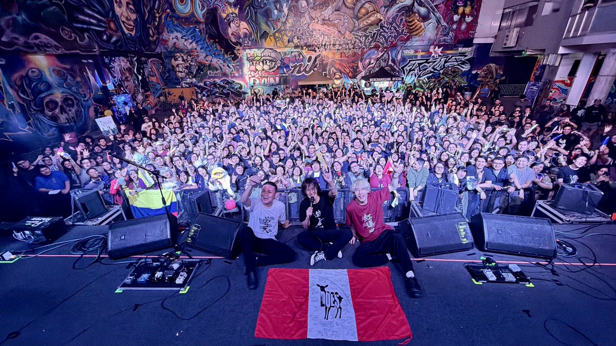 does_wataru's tweet photo. 初めての南米、最初の国ペルー🇵🇪
リマで会えたファンのみんなの顔が太陽みたいに綺麗で眩しくて、そして温かかった☀️
最高の時間でした。
本当にありがとう！！！
また会おう🤘

Muchísimas gracias‼️
Quedemos otra vez‼️

#HELLOAMERICA #Lima 
https://t.co/lhn7OkdE9t https://t.co/MIBVv1n2AG