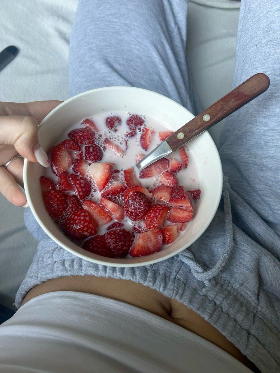 TimothyBrogf1's tweet photo. oh, to be a queer teenager again, unable to tell the difference between friendship and romance, but knowing everything you feel for your friends is so much more intense than is “normal”! sighs wistfully https://t.co/OyGXTNrbRn