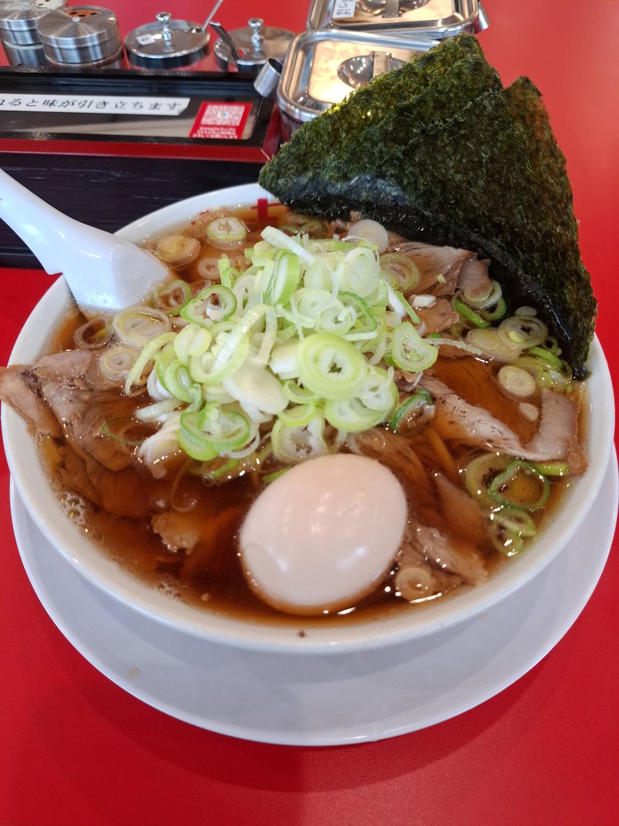 zari405405's tweet photo. むーちゃんラーメン
天気が悪い日も当然むーちゃん
スープがしみるー
一週間の疲れがリセットされます
(たいして仕事してないけど)
ごちそうさまでした！ https://t.co/K78lcr8HB5
