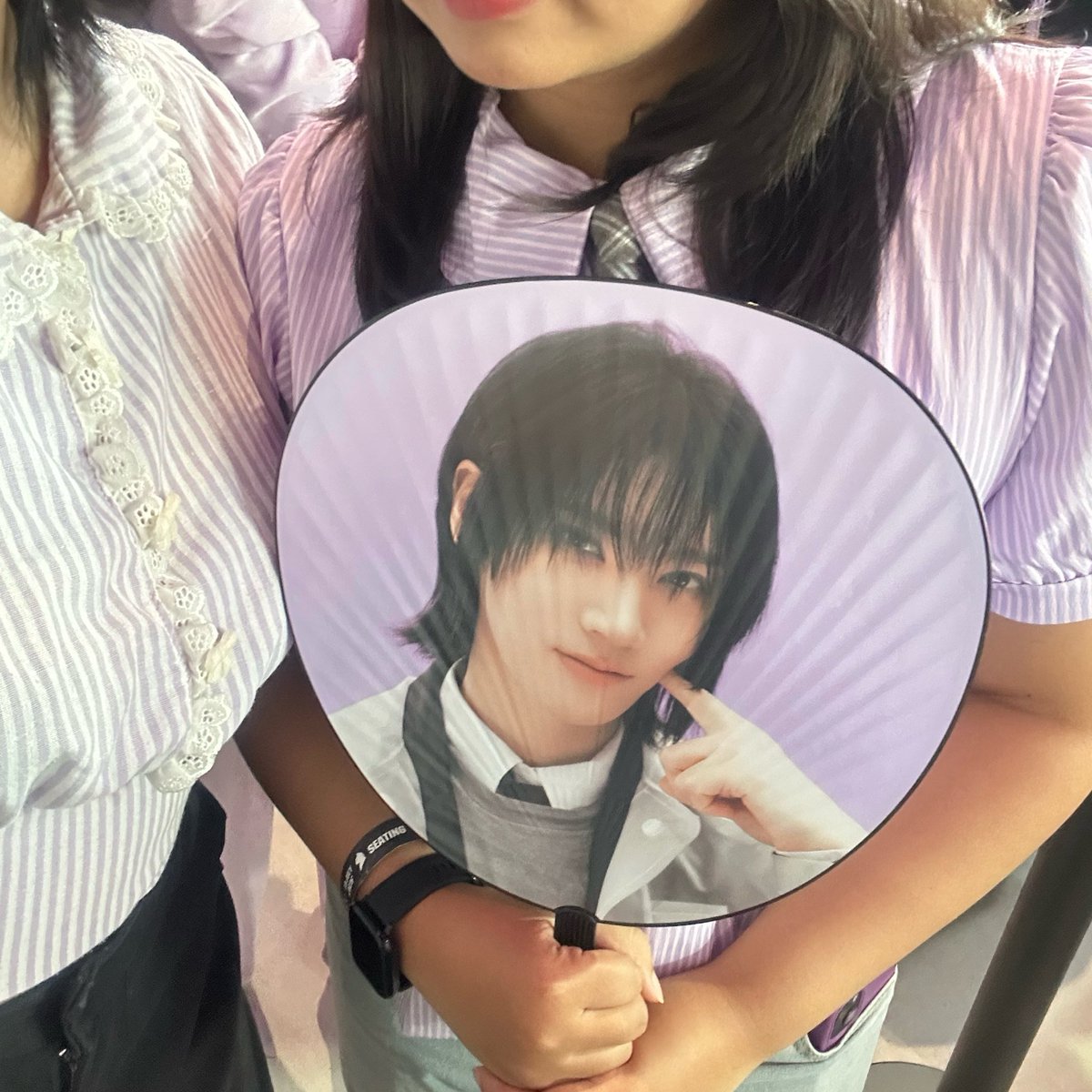 _akanesann's tweet photo. D-2 💜 
มาแล้วจ้า สยบข่าวลือยอมอโฟมินเลิกคบกันเคนะ

#TENCORE0110Concert_Day2 https://t.co/gh7eFOW5ZG