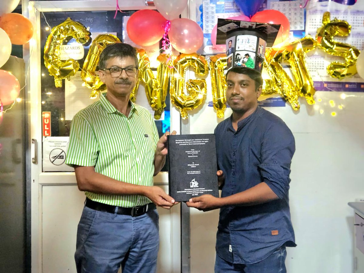 SMTL_IISERK's tweet photo. Congratulations to Dr. Shilpendu Ghosh @shilpendu_1  on the successful defense of your Ph.D. thesis! 🎓👏
Wishing you every success in your future endeavors. Here's to many more achievements ahead!
#PhDDefense #Research https://t.co/NBkuybiyJM