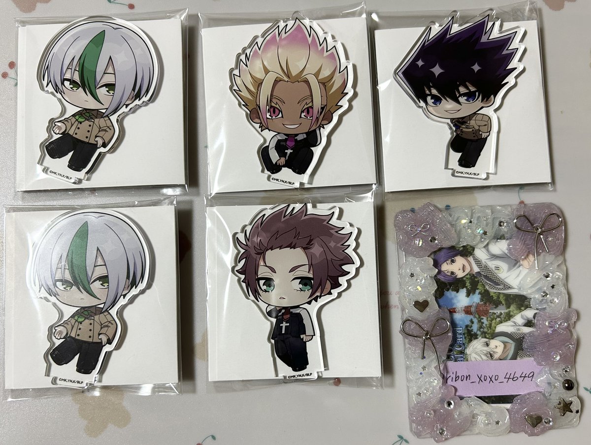 ribon_xoxo_4649's tweet photo. 【交換/譲渡】ブルーロック ブルロ ジョイポリス  JOYPOLIS カーニバルゲーム ステッカー クリアカード

【譲】☆玲王 ☆冴 ☆潔 ☆千切 烏 乙夜 士道 愛空 絵心

【求】凪 玲王 or 定価＋(送料)

☆は交換、纏めての譲渡優先
都内手渡し、郵送可能
検索からもお気軽にお声掛け下さい https://t.co/pnsCgqVZW7