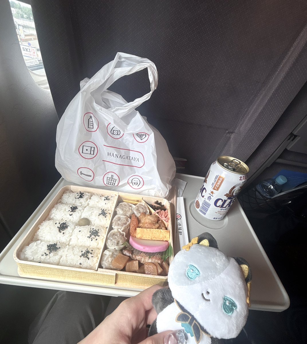 omu_1412's tweet photo. RIDDLE小会議ハズレたから、まるたうんと2泊3日の大阪旅行！

届くの間に合ってよかった！ぷいちーすぎる🤍

通天閣、登るだけと思ったらフォトスポット強制でびっくり。1人でとってもらった。 https://t.co/Mh2m4kYdvI