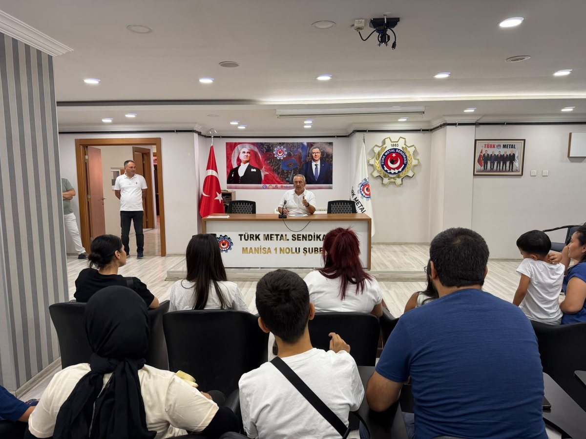 ercandereli45's tweet photo. Türk Metal Sendikası Manisa 1 Nolu Şubesinden  Üyelerimizin çocuklarını 18-22 Temmuz tarihleri arasında Ankara’da  gerçekleşecek olan "24. Metal Çocuk Kurultayı" programına katılmak üzere şubemizden yolcu ettik. 
#LiderimizUysalAltundağ
#ÇağdaşTürkMetal
#TürkMetalSendikası https://t.co/WFb06DNFaE