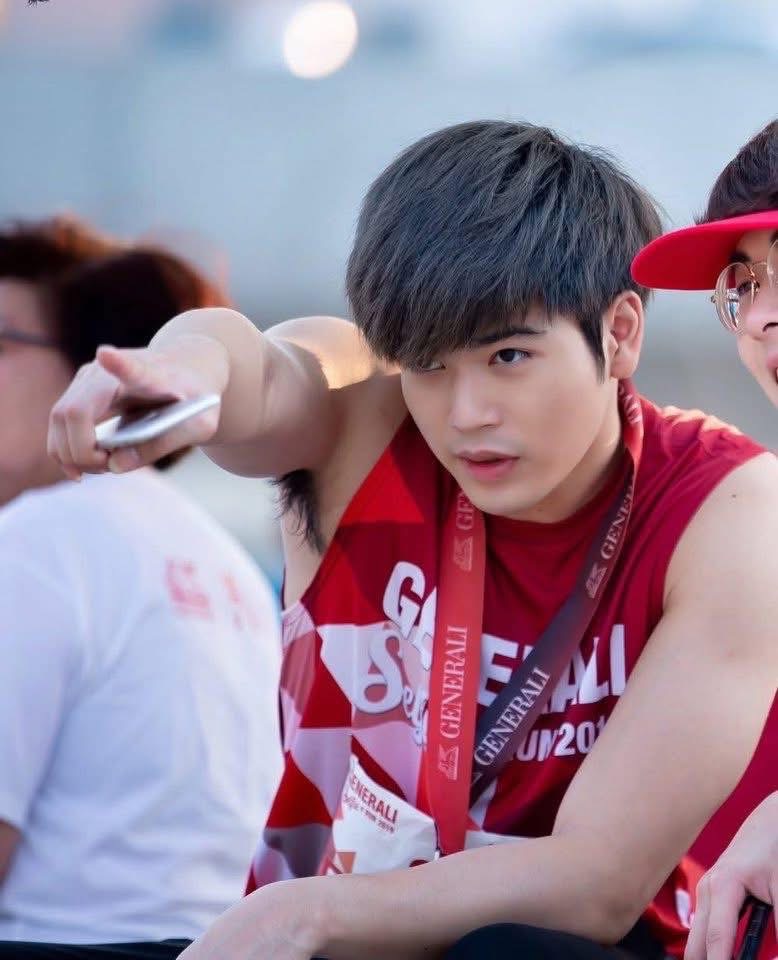aicrush_x's tweet photo. มีใครทราบไหมครับว่าน้องหมาเด็กคนนี้คือใคร... พอดีหมาแก่อยากติดตามครับ (เหมือนจะเป็นศิลปิลรึเปล่า?)

#หมาเด็ก #หมาแก่ #ขนดก https://t.co/ZfhioVf9kS