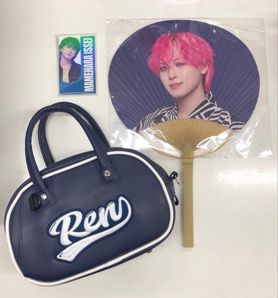 入荷情報】 🦊 #JO1 JO1 💙 蓮くんのミニボストンバッグと祭りうちわが