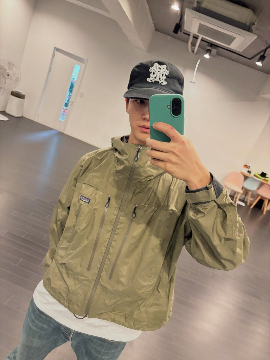 cyjprint's tweet photo. 260718 | INSTAGRAM [https://t.co/80pjYt5h1P] 

“thailand!”

#JAYB #제이비 @defjaybkr #GOT7 https://t.co/8UiW4QDRff