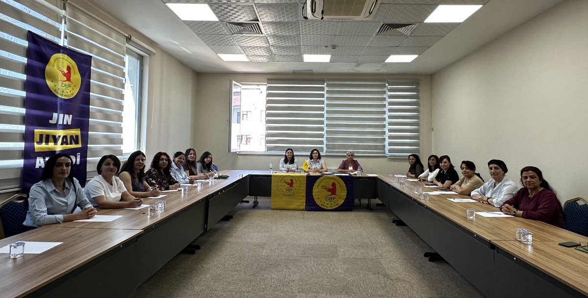meclisi_n42861's tweet photo. Meclîsa me, îro ji bo nirxandina rojeva siyasî û geşedanên dawî, xebatên ji bo pêşxistina pêvajoya Aştî û Civaka Demokratîk û diyarkirina xeta têkoşînê li Wanê civiya. https://t.co/b6VuFXSq7e