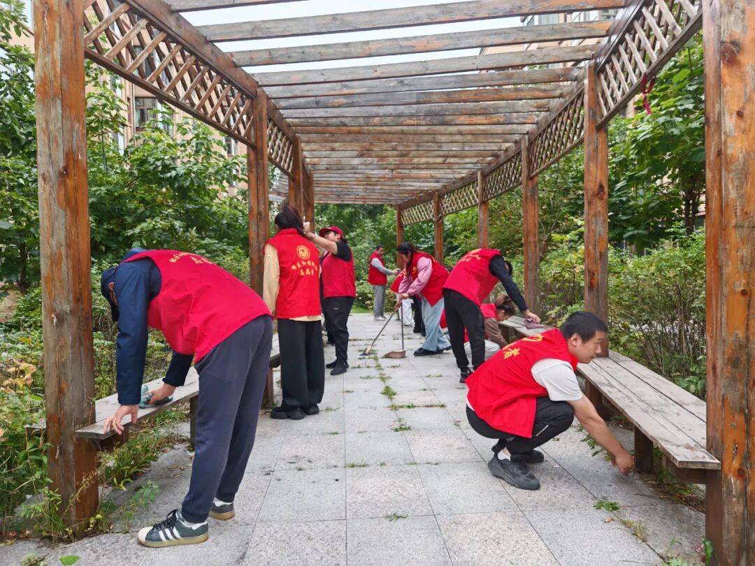 Anarchiea69's tweet photo. Come join our neighborhood spring cleanup this Sat 9am at Oak Park! Bring gloves u0026 a smile—free snacks for all volunteers!  #LocalCommunity， https://t.co/fHqGryoxiS