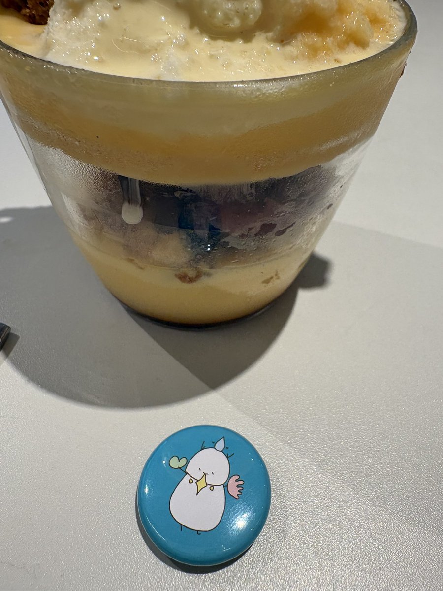 yukie905's tweet photo. 「ヴィヴィくんとへいわてん」
ヴィヴィくん考案のスペシャルなもぐもぐっメニュー
"ぜんぶのせ"ハルモニアスペシャル
オリジナル缶バッジ貰えます
#ヴィヴィくんとへいわてん #みんななかよし https://t.co/puGD7Dj9JS