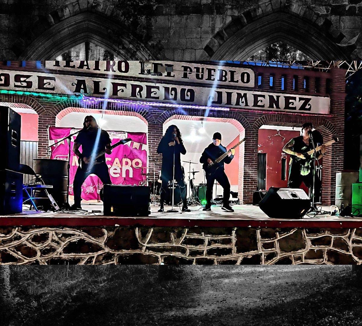 LechuzaOf's tweet photo. 🤘🏼 Gracias a Levi Orozco y la coordinación de cultura de Tequixquiac por el espacio y el reconocimiento. La lluvia no impidió que disfrutáramos de este show. Gracias todos los asistentes y en especial a las personas que fueron exclusivamente a apoyarnos. 🤘🏼🫶🏼❤️

2/2 https://t.co/cOtZyJC8Qx