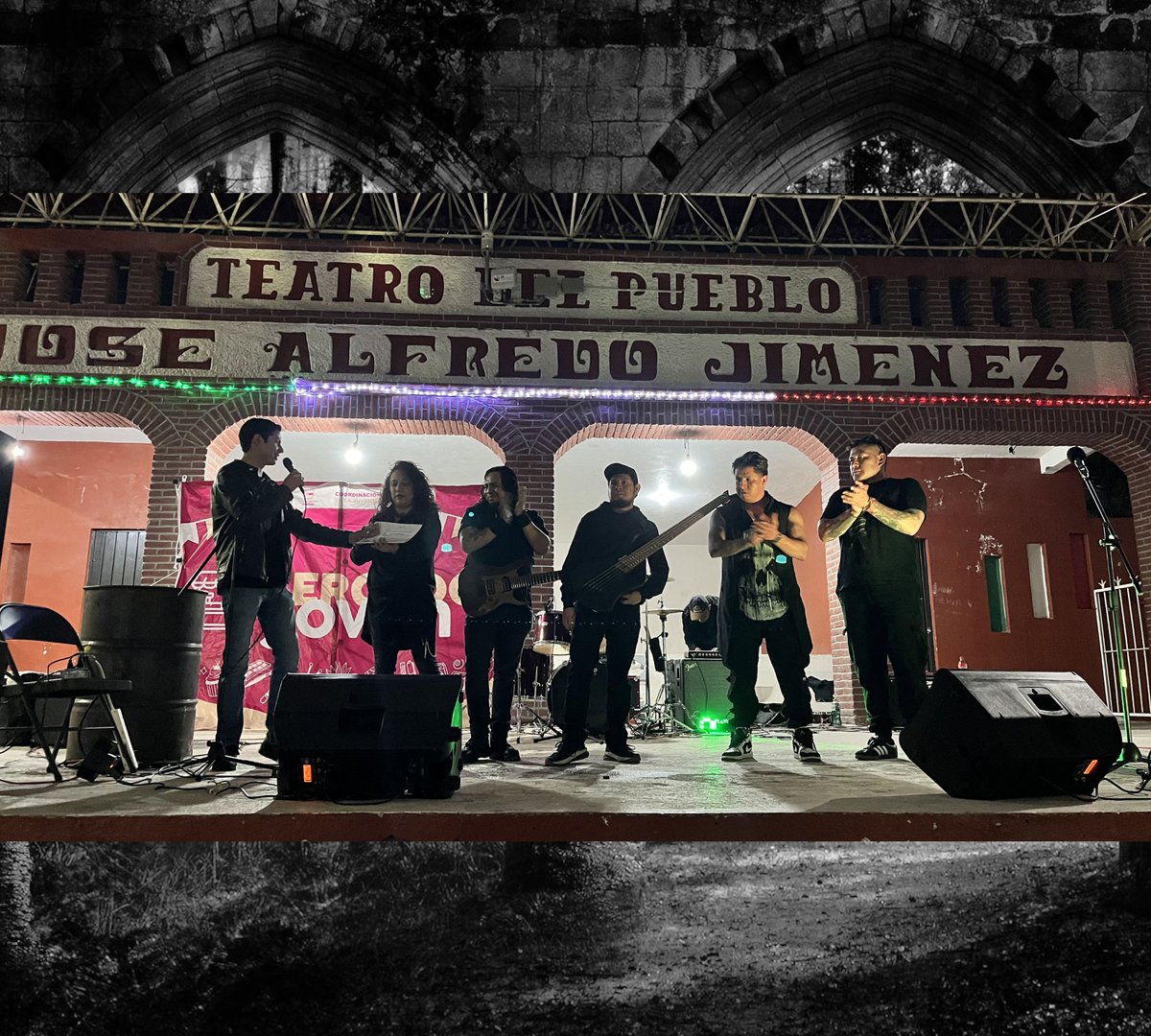 LechuzaOf's tweet photo. 🤘🏼 Gracias a Levi Orozco y la coordinación de cultura de Tequixquiac por el espacio y el reconocimiento. La lluvia no impidió que disfrutáramos de este show. Gracias todos los asistentes y en especial a las personas que fueron exclusivamente a apoyarnos. 🤘🏼🫶🏼❤️

2/2 https://t.co/cOtZyJC8Qx