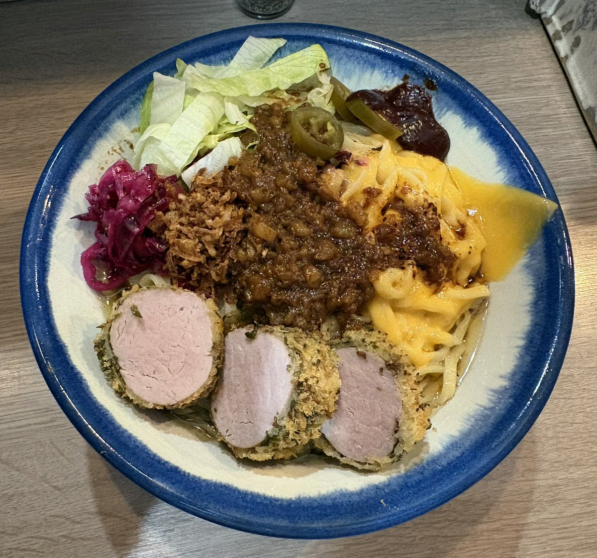 MBH625's tweet photo. 鶏恋さん×スパイス料理店charmさんの江戸橋コラボ、至高でした

カレーまぜそばって幾つか食べたけど、ここまで本格的なスパイス感を強烈に感じるカレーまぜそば、ほぼ記憶に無いです。
勿論、鶏恋さんのお家芸の鶏の旨みもしっかり。
凄いバランス感。

個人的に青雲志さんのカレーまぜそばと双璧。 https://t.co/83hmwdC51L