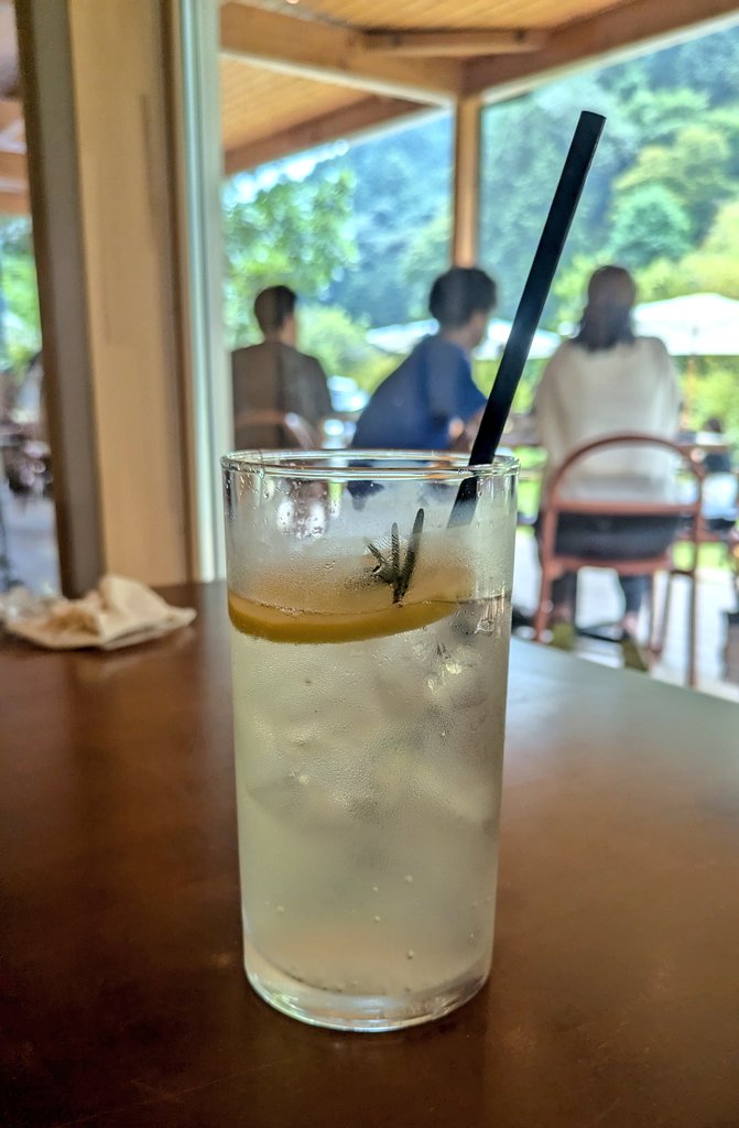 ZX400N6's tweet photo. 静岡カフェツーリング
今日は前から気になってたカフェに同僚とツーリングです。
山の方はちょっと涼しくて気持ちよかった！でも市街地は暑くてバイクはもう限界かな〜 https://t.co/seQrO8qMyp