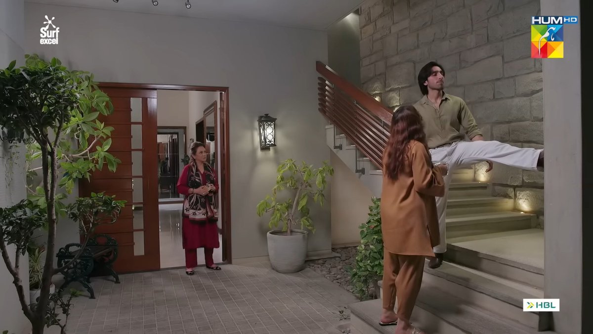 anandhivenkat4's tweet photo. Lovers to enemies excellence😂

#DekhZaraPyarSe #DZPS 
#YumnaZaidi #HamzaSohail https://t.co/rI6Pzzdewi