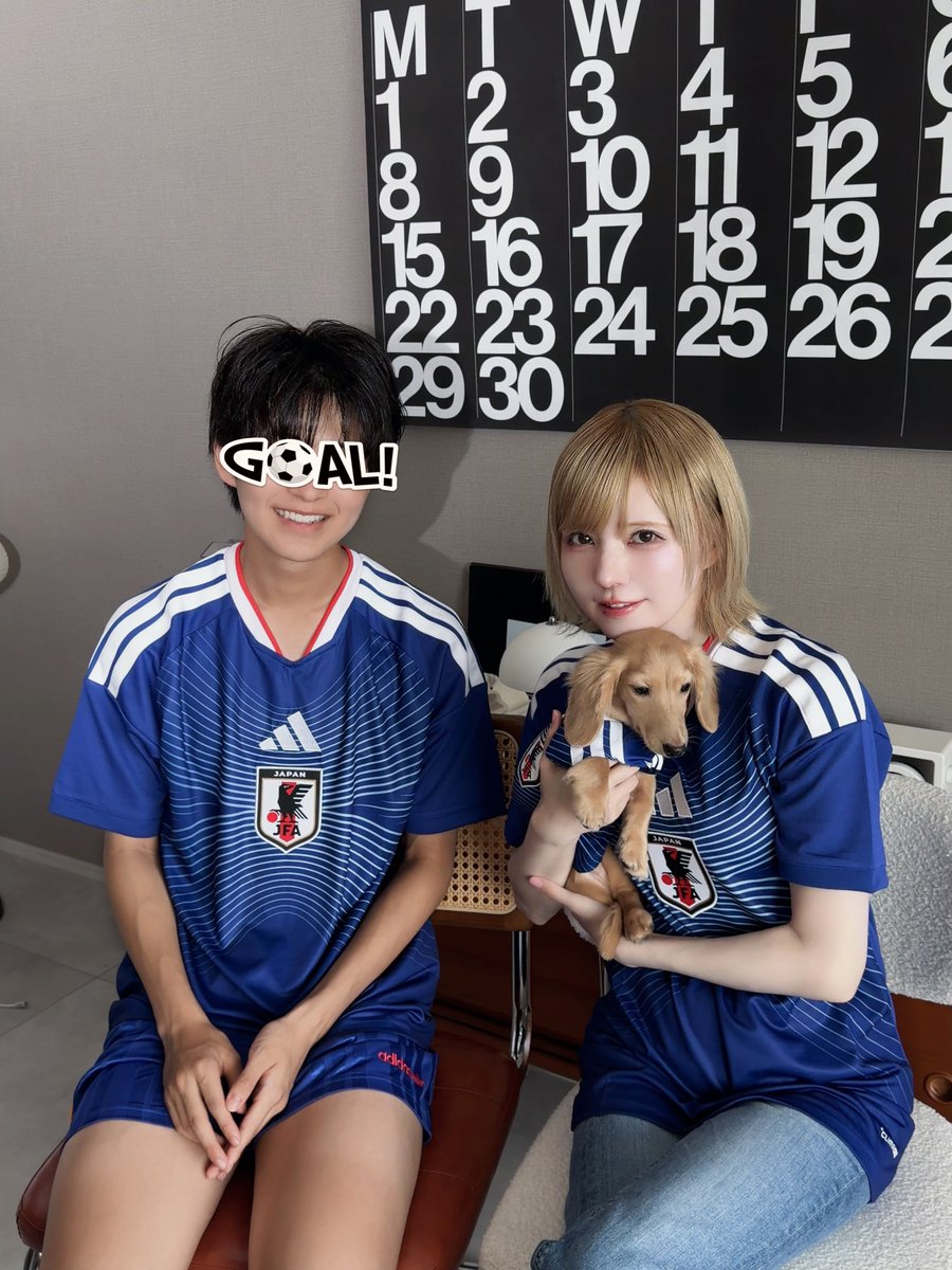 cocoha007's tweet photo. ��からこの｢40歳母×18歳息子｣と変態3Ｐする妄想でコキまくる！ https://t.co/DCwZMBZV5c