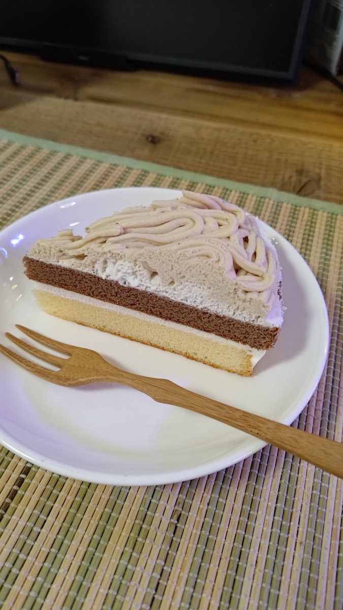 wata_reality's tweet photo. おやつ🎂 https://t.co/HmxypmWz68