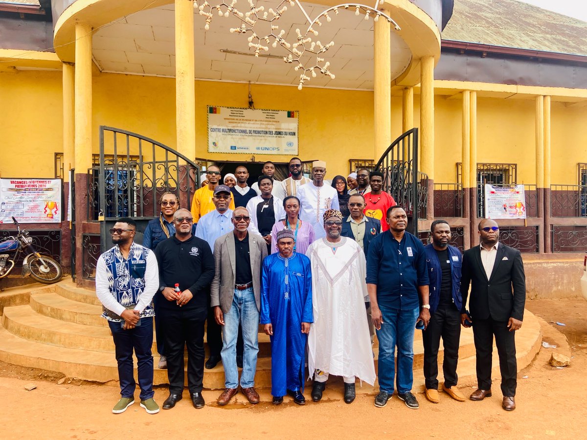 UN_Cameroon's tweet photo. Hier à #Foumban, le Coordonnateur  Résident @IssaSanogoUN a visité les projets ONU.
Focus sur le Centre Multifonctionnel de Promotion des Jeunes du Noun.
Projet soutenu par l’UNESCO &amp; l’UNOPS grâce aux fonds PBF.
CR &amp; équipe, chaleureusement accueillis par le Directeur du Centre. https://t.co/yZ9go5CLnZ