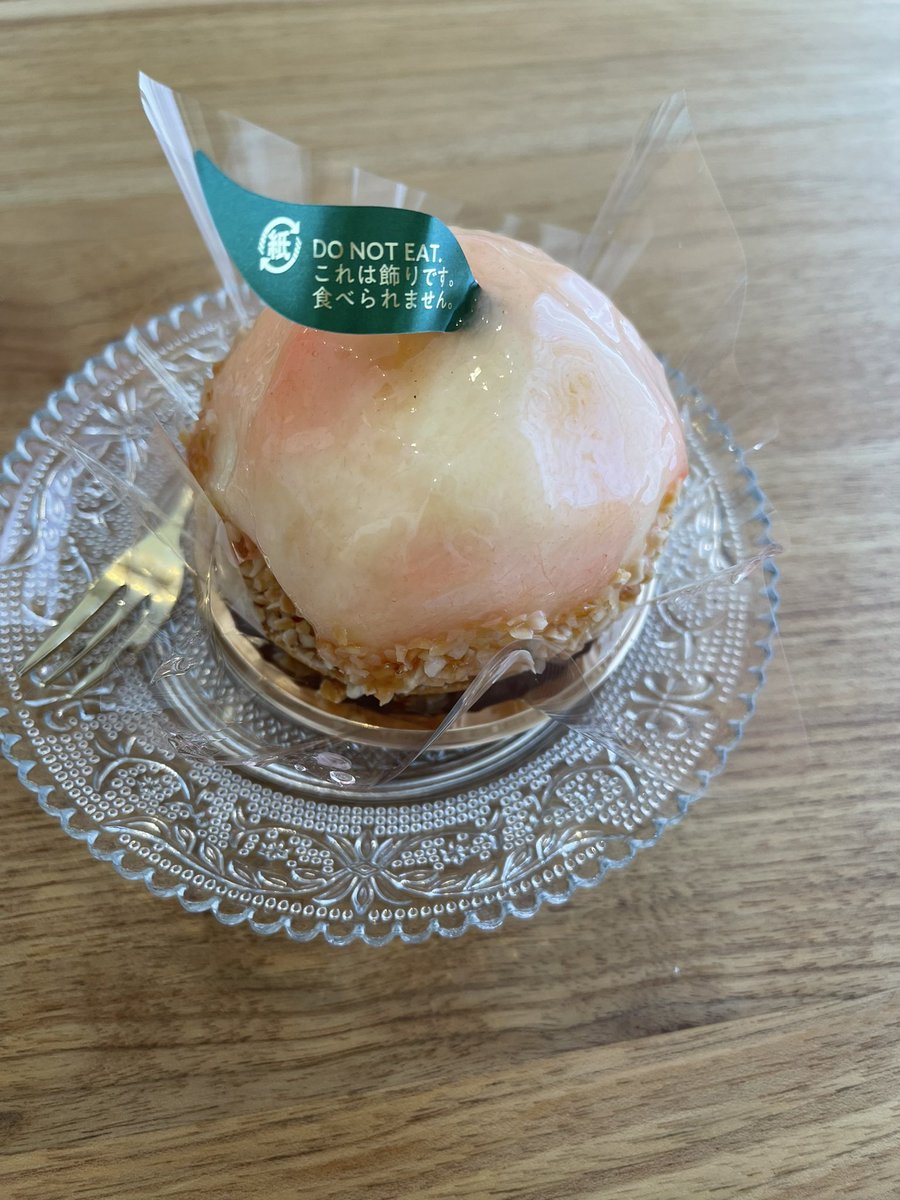 teatime363's tweet photo. 桃のレアチーズタルト🍑
桃ジューシーでとても美味し✨最近は桃スイーツも色々出てきてますね😄 https://t.co/ls1RA4jErE