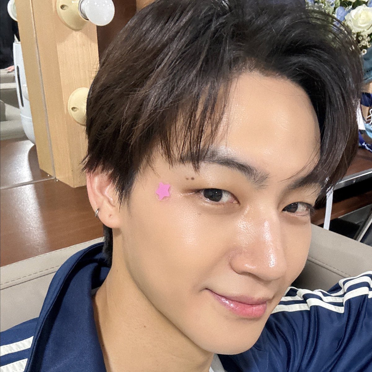 cyjprint's tweet photo. 260718 | #JAYB 💬

🌴 y/n, they said it was definitely going to rain, but the weather is so nice? ㅋㅋㅋㅋ

(in eng)
💬 did you sleep well last night?
🌴 not bad...

💬 looks like jaebeomie isn’t in korea right now
🌴 how did you know? is it because it’s not raining?

💬 i guess there are places where it’s raining a lot and places where it’s sunny
🌴 i’m in a place where it’s raining

💬 i guess it’s really going to rain. my knee is telling me….
🌴 ㅋㅋㅋㅋㅋㅋㅋ my back was telling me too

💬 heol, oppa, you came early today
🌴 i just came early because i thought you might be waiting for me

💬 hmph, who said i was waiting?
🌴 you were waiting~ i know everything~
🌴 playing hard to get, huh
🌴 so cute
🌴 don’t wait for me every day
🌴 waiting is tiring
🌴 just focus on your everyday life
🌴 and just think of me once in a while. then i’ll come by
🌴 ㅋㅋㅋㅋ

💬 but i like waiting, so what can i do…..
🌴 even so, moderation is best~~~

💬 if i come, will you be happy to see me?
🌴 of course i’ll be happy to see you ㅋㅋㅋ
🌴 although… shouldn’t it be the other way around?
🌴 ㅋㅋㅋㅋ

💬 aren’t you tired today?
🌴 even if i’m tired today, i think i need to move around a little. tecovery isn’t just about staying completely still ㅋㅋ

💬 oppa, please tell us what was the most fun thing in bangkok
🌴 seeing ahgases was the most fun

💬 oppa, do you manage your physique when you don’t have concerts?
🌴 rather than my physique, i take care of my health… ㅋㅋㅋ

💬 how would jaebeomie describe the ahgases he sees
🌴 so cute ㅋㅋㅋ

💬 are you going to stay and chat longer? i have to sleep now
🌴 go to sleep quickly

💬 mark is in korea, right..?
🌴 (i’m planning) to see mark ㅋㅋㅋ

💬 ah, but the image i’m going for is sexy
🌴 but you’re cute ㅋㅋㅋ

💬 oppa, could you make your profile picture that adidas photo that was posted on twitter? it’s my wish 🙏
🌴 which one is that?

💬 should i let the marksunies (mark stans) know??? jaebeomie said he’s going to see mark
🌴 sounds good? ㅋㅋㅋ

💬 i went glamping
🌴 glamping is nice~ hope you get lots of rest before you come back..

💬 i stopped by an art museum today, then i’m working now…
🌴 you’re working today too?

[📸]
🌴 a selfie i took in thailand

💬 is the star a pimple patch?
🌴 correct~

💬 throw away the sunglasses!!!
🌴 nononono

💬 oh my! why is she so handsome?
🌴 she?

💬 you look really good in denim
🌴 i am a cool tone~~ ㅋㅋㅋ
🌴 a cool tone is just a cool tone. what do you mean by all these different kinds of cool tones?
🌴 seriously…

🌴 what’s the banned word?
🌴 i honestly have no idea

💬 today i’m going to eat stir-fried chili clams
🌴 that’s delicious

💬 they should at least tell us what the banned word is or tell us not to use it. this is so frustrating
🌴 seriously ㅠ

💬 our GOT7 always goes viral in the most unexpected ways
🌴 exactly…

💬 jaebeomie, have you eaten lunch?
🌴 not yet~ i’m doing intermittent fasting~

💬 a 16-hour fast?
🌴 that’s right, that’s right~

💬 i hope GOT7 becomes even more popular. i hope the mr.chu video resurfaces someday.
🌴 not that one ㅎㅎㅎ

🌴 ah, give me a sec, i need to do some work ㅎ

💬 as a penalty for returning late, please give us a schedule spoiler
🌴 that’s confidential though?!

💬 oppa, cheer me on. i’m outside and i’m so sleepy i could die ㅠㅋ
🌴 you can’t fall asleep!! wake up!!

💬 i found jaebeomie’s name in kancho..
🌴 where’s kincho?
🌴 oh kancho
🌴 sounds delicious
🌴 one big bite

💬 buy one sometime and try looking for your name
🌴 i think it’ll be hard to find my name…

💬 wait, is it kancho or kanchyo?! i’m genuinely asking
🌴 it’s kancho

💬 looks like we have a new content idea: finding jaebeomie’s name in kancho
🌴 that would be such fun content ㅋㅋㅋ

[📸]
🌴 i changed my profile picture

💬 i need to regularly clean out my phone photo album
🌴 why~?

💬 do you have a secret to not looking worn out even when you go running?
🌴 run while smiling