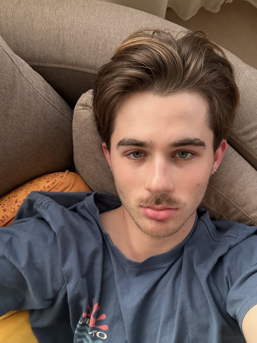 cruelwlrd's tweet photo. happy gay guy saturday https://t.co/BAfpXJ07aW