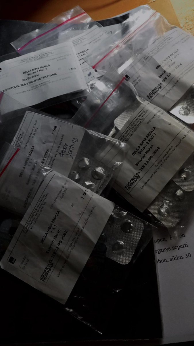 ociooco's tweet photo. Obat kala itu biar bisa bertahan hidup https://t.co/x2K12WCsxI