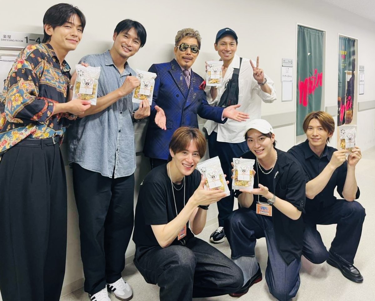 martin40_staff's tweet photo. 30都市38公演全国ツアー
❥┈┈
taste of martini tour 2026
Step123 season2
“70/40th Anniversary”
https://t.co/IwYm6qr7up
❥┈┈
お洒落な街・大宮
11公演目🙌

大盛況で終えた昨夜、
SHOW-WAの皆さんが観にきてくれました！

感謝感激飴あられ です😎

今夜も盛り上がりましょう✨
#鈴木雅之TOUR https://t.co/LAvQZMyjRW