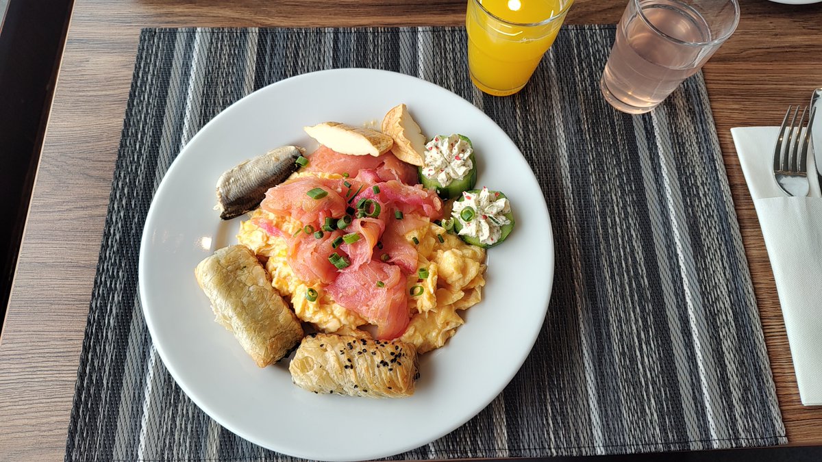 Lemon_Tea_Cream's tweet photo. My breakfast for toda (i am on vacation) https://t.co/0Osg1AWvFA