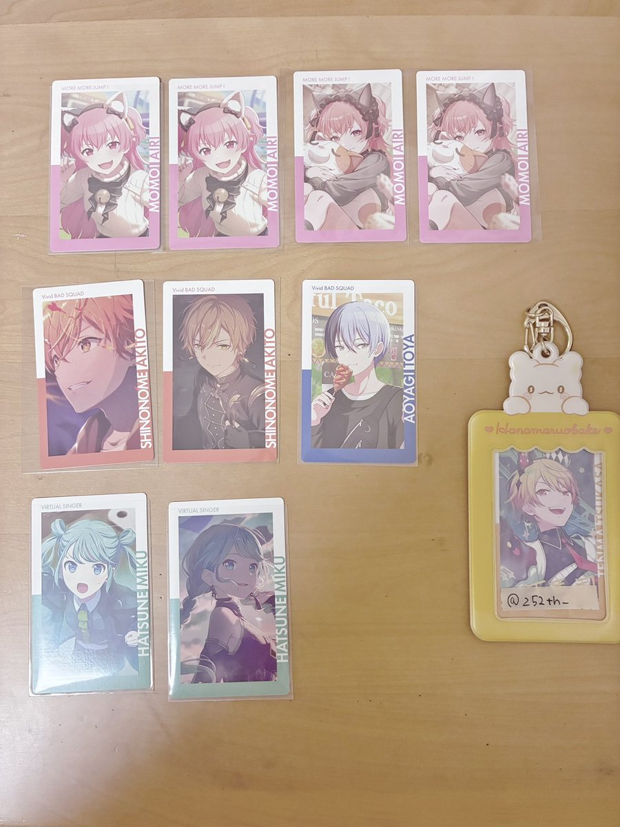 252th_'s tweet photo. 【交換】 プロセカ エピカ 28A

譲：愛莉 彰人冬弥 ミク
　　こはね 寧々（箔）

求：同種司
　　27A一歌 咲希
　　どちらもNのみ

✧郵送のみ
✧N : 箔は2:1
お気軽にお声掛けください🌸 https://t.co/HWQ4kCZK2E