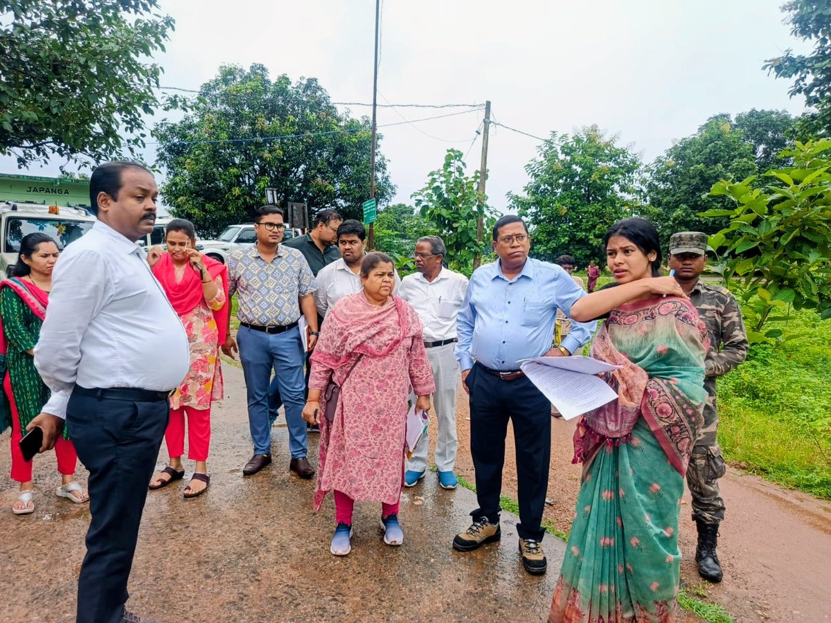 idco_odisha's tweet photo. A joint field visit was conducted by the Land Officer, Sundargarh, IDCO, along with the SDM, TDR officials, MCL officers, and the Dipa team across the boundaries of six villages identified for the upcoming MBCL project.(1/3)
#MBCLProject #FieldVisit #LandOfficerSundargarh #IDCO https://t.co/BM81fNvCHl