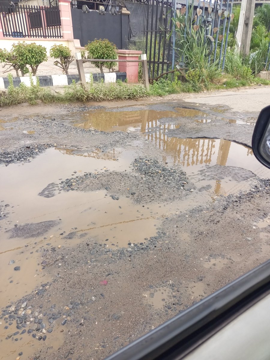 Tunbolity's tweet photo. This is the state of the road leading to his house despite receiving over ₦3bn constituency allowance in the last 3yrs. This road is less than 3km and it also leads to the biggest govt hospital in Oyo state which is Adeoyo-Ring Road and it means patients can't be rushed in on emergency without risking accident cos of the bad condition of this road. The funny thing is, this is his 7th year in the house of reps and couldn't fix the road leading to his house. He's also in the same party with the sitting governor and he couldn't leverage on his relationship with him to fix the road. A failure as rep will certainly fail as senator. Just work for your gig and leave voters to decide
